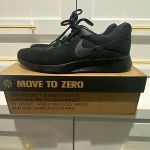 Nike TANJUN Size 10.5 Black